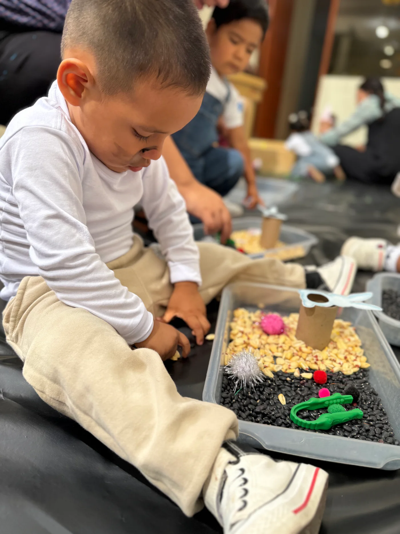 Bebé participando en una actividad de estimulación temprana en Ohana